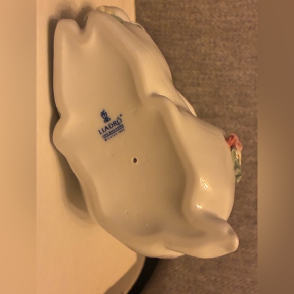 Lladro Floral Rabbit - Picture 10 of 12